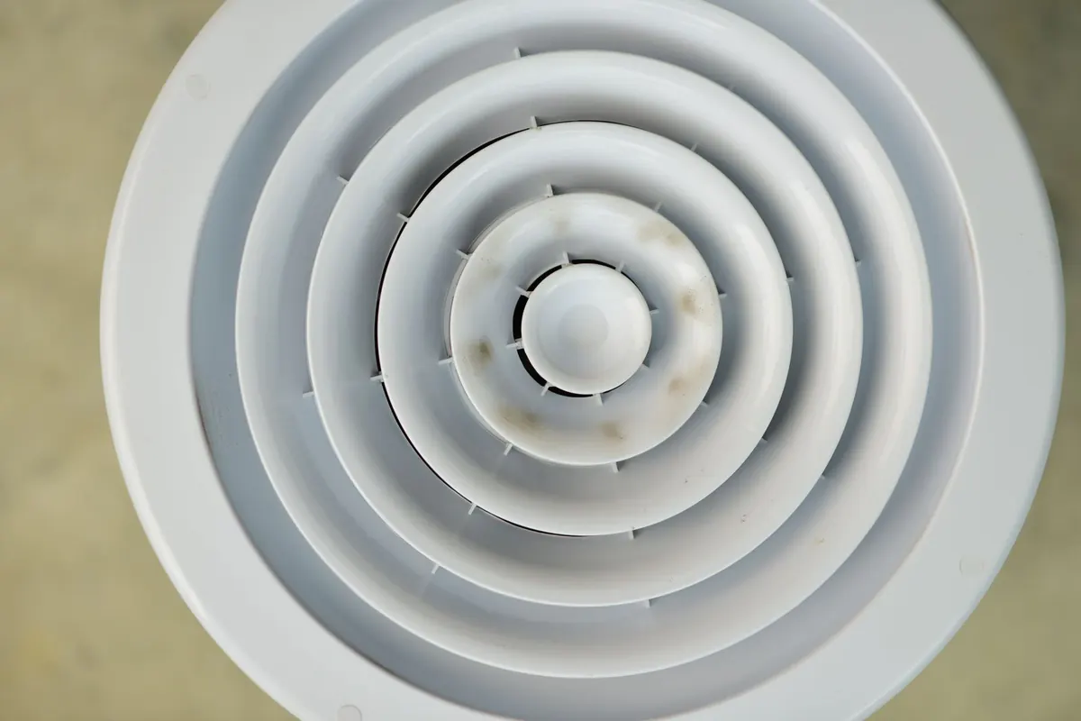 Round white ceiling air vent diffuser